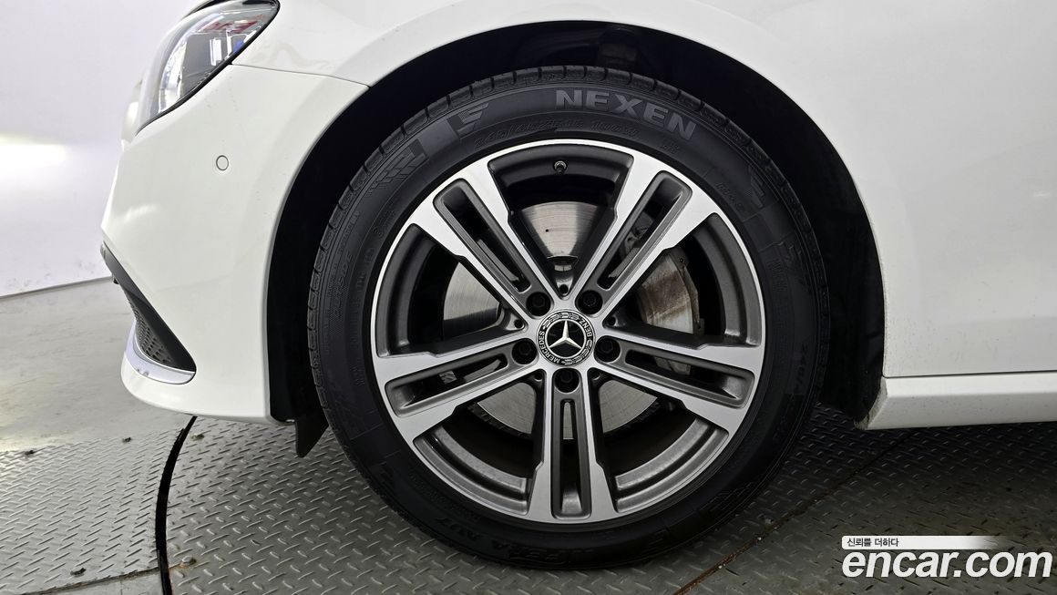 Mercedes-Benz E-Class 2021