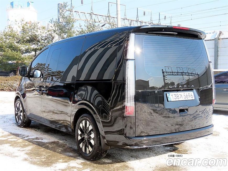 Hyundai Staria 2025