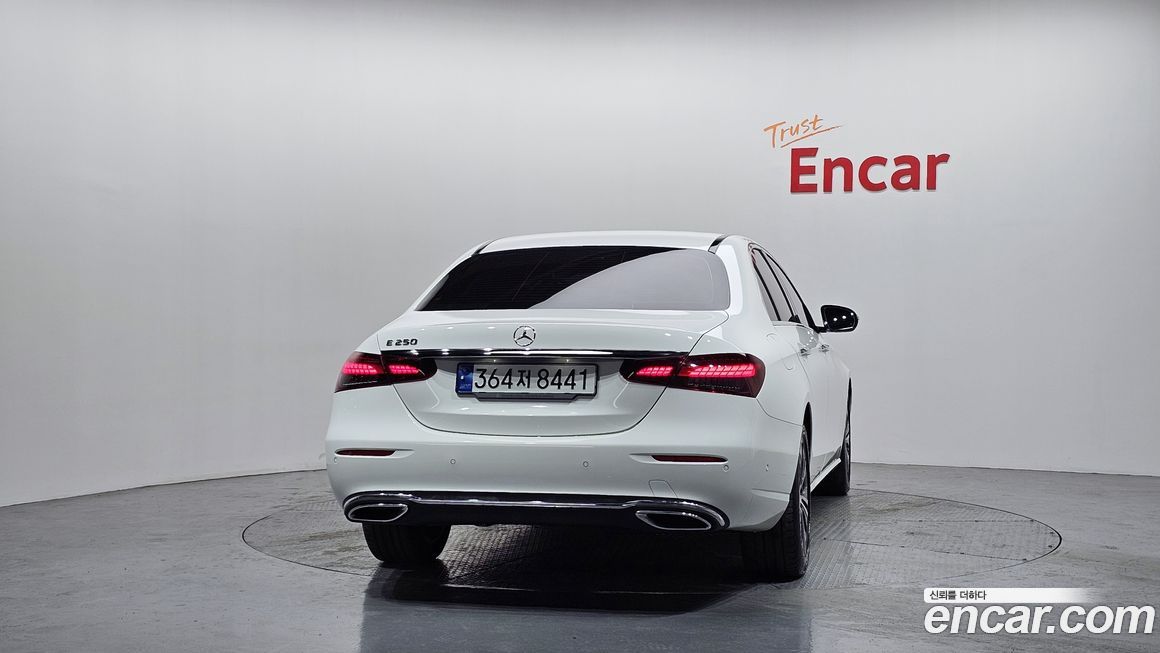 Mercedes-Benz E-Class 2022