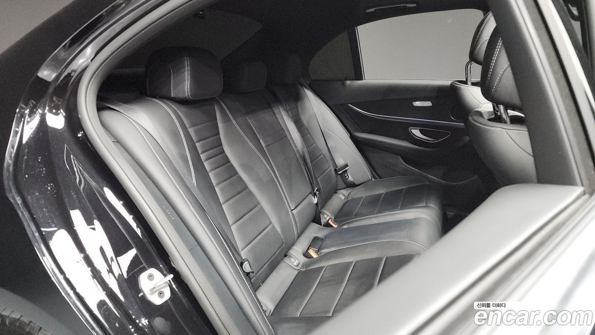 Mercedes-Benz E-Class 2023