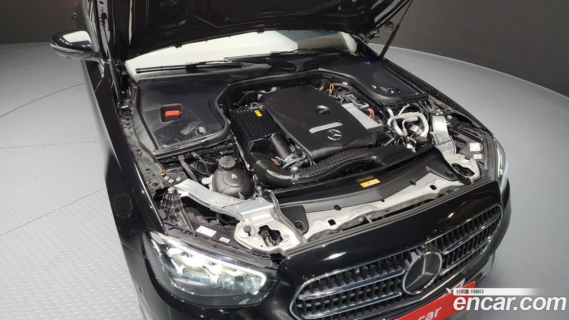 Mercedes-Benz E-Class 2023