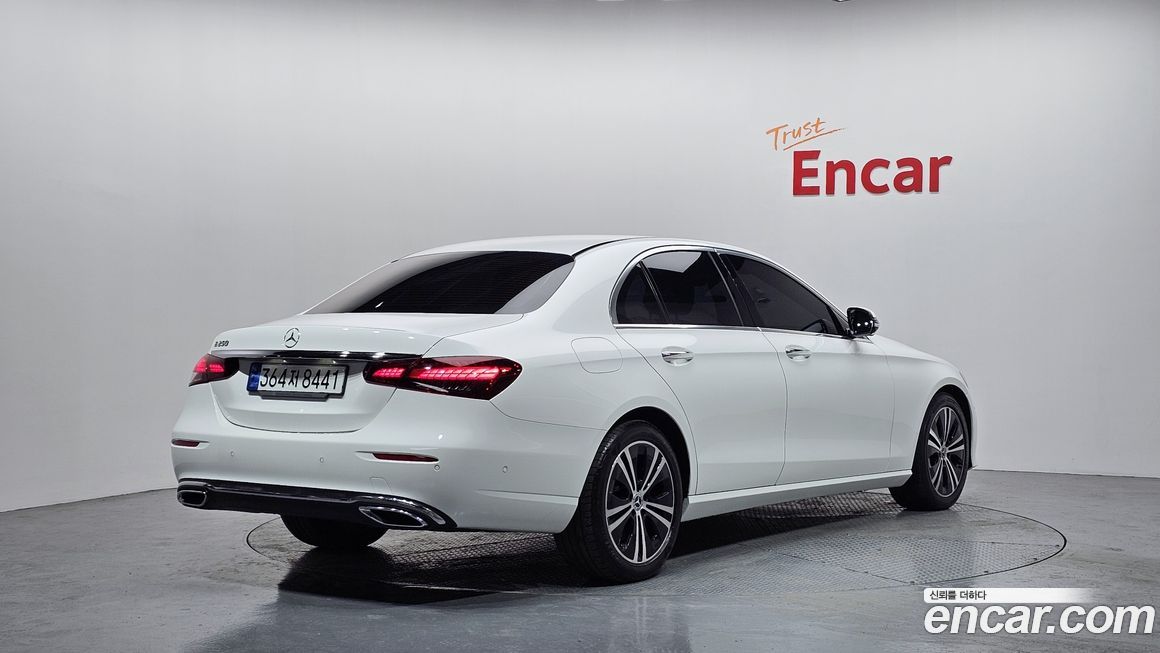 Mercedes-Benz E-Class 2022