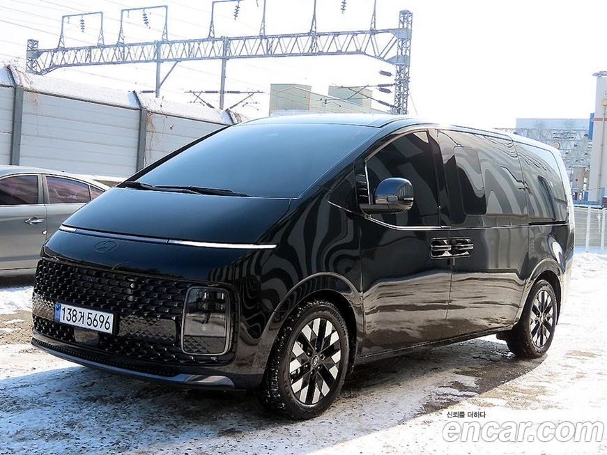 Hyundai Staria 2025