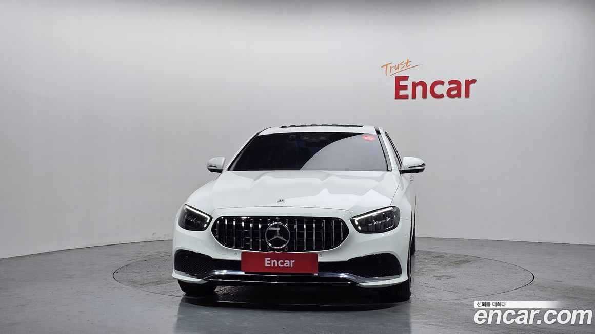 Mercedes-Benz E-Class 2022