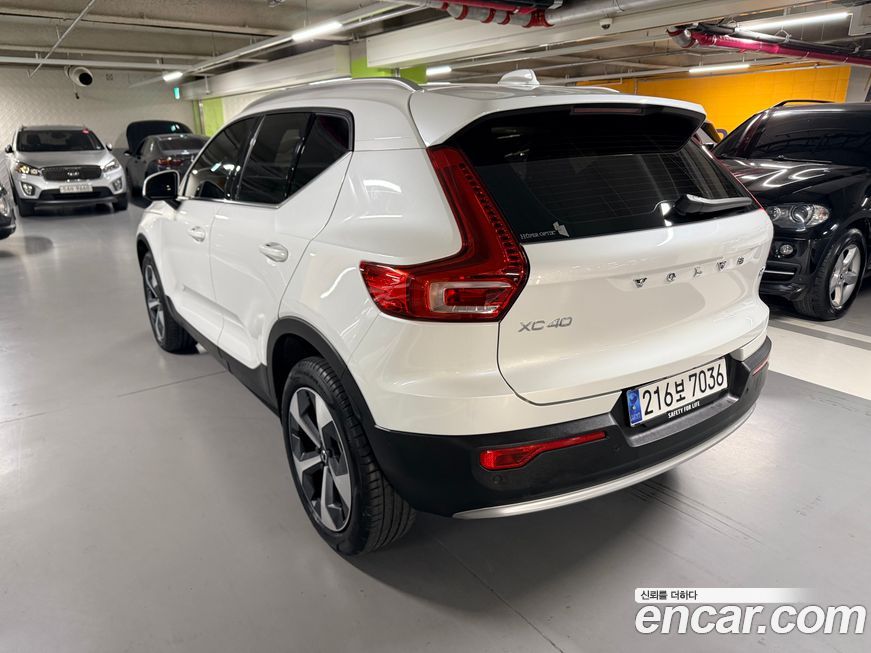 Volvo XC40 2024
