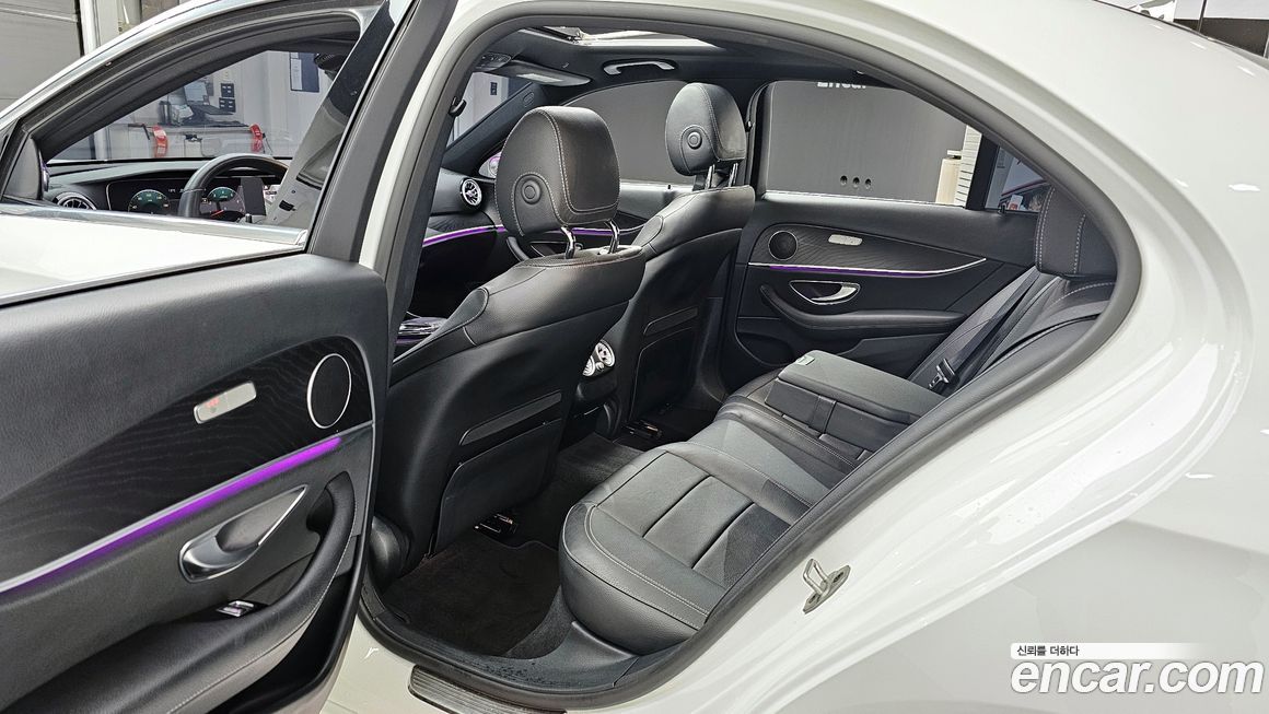 Mercedes-Benz E-Class 2022
