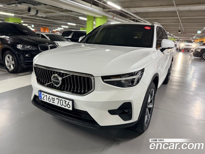 Volvo XC40 2024