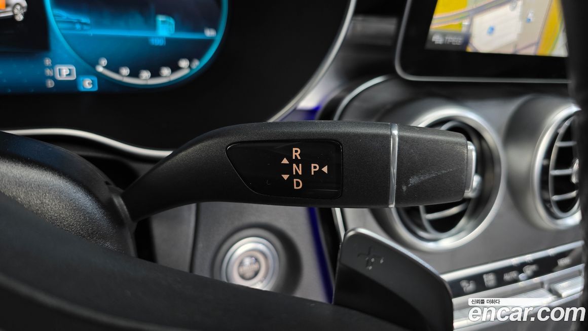 Mercedes-Benz C-Class 2022