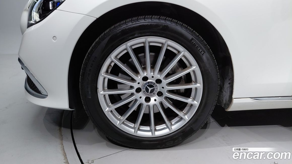 Mercedes-Benz E-Class 2021