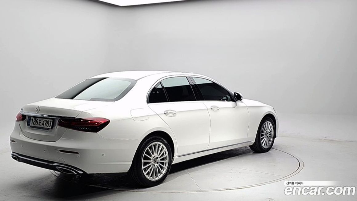 Mercedes-Benz E-Class 2021