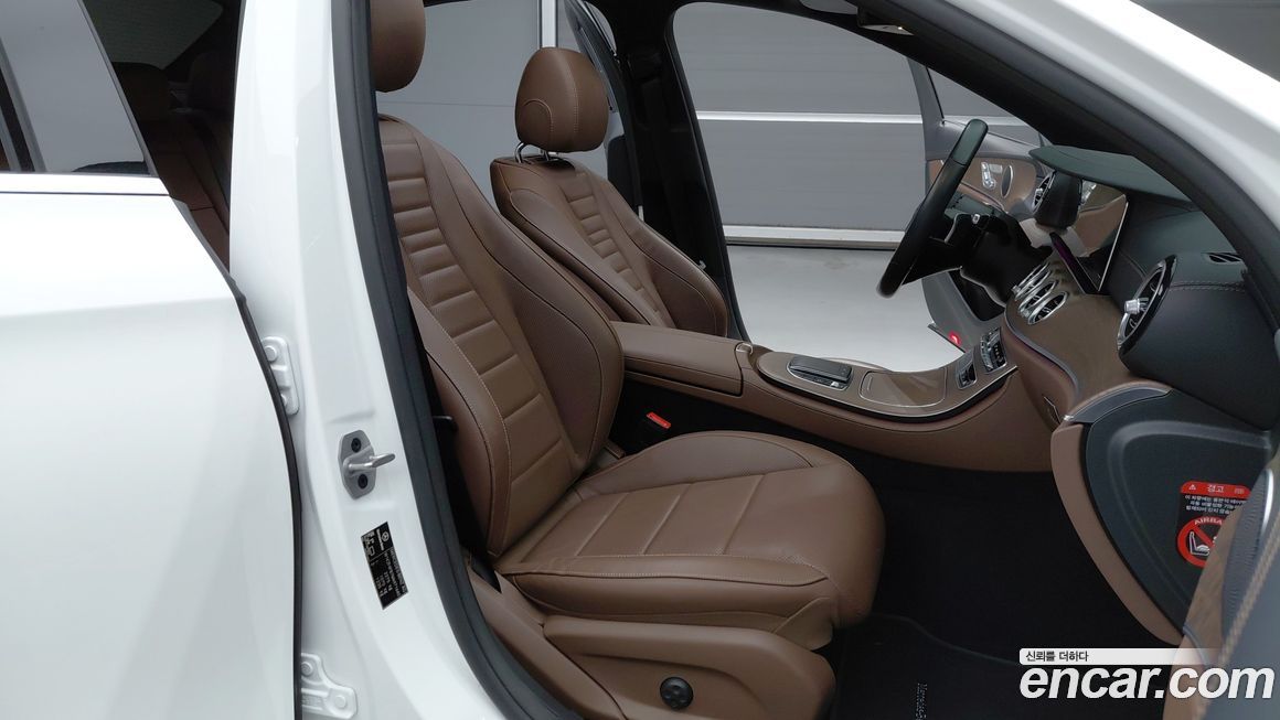 Mercedes-Benz E-Class 2021