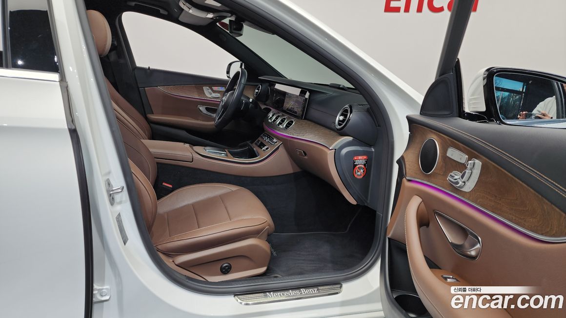 Mercedes-Benz E-Class 2022