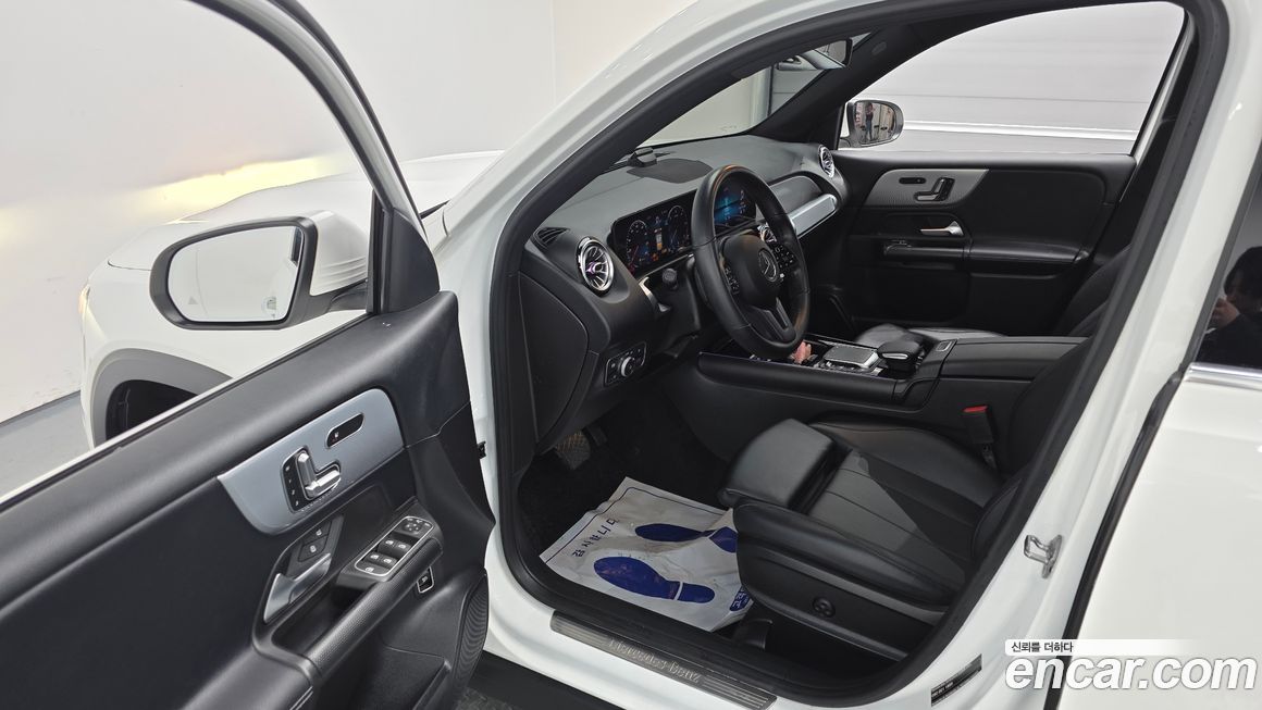 Mercedes-Benz GLB-Class 2021