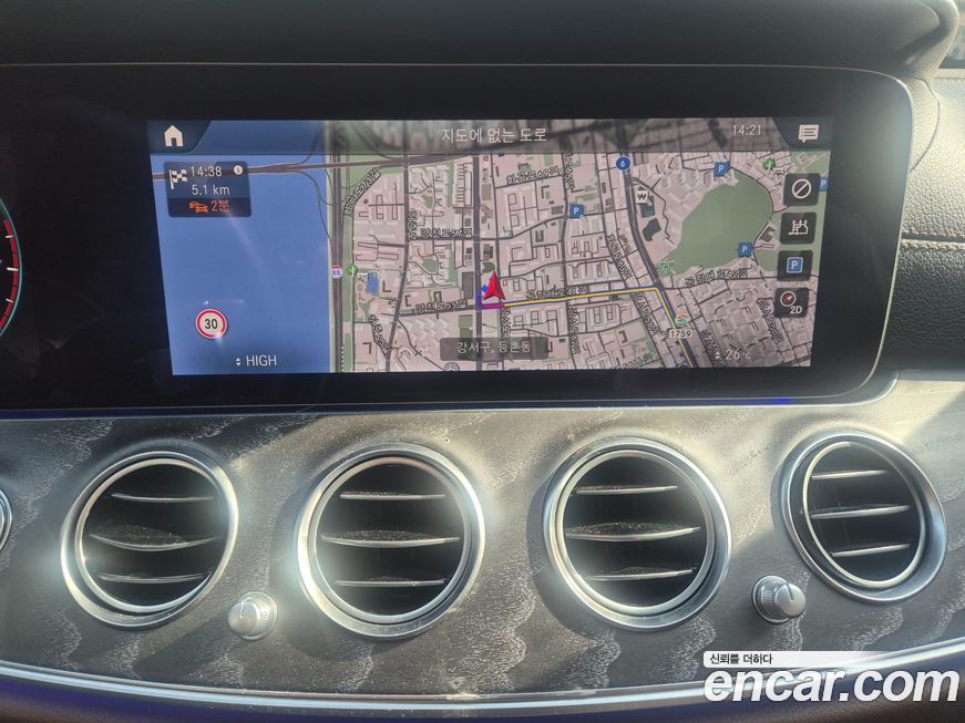 Mercedes-Benz E-Class 2022