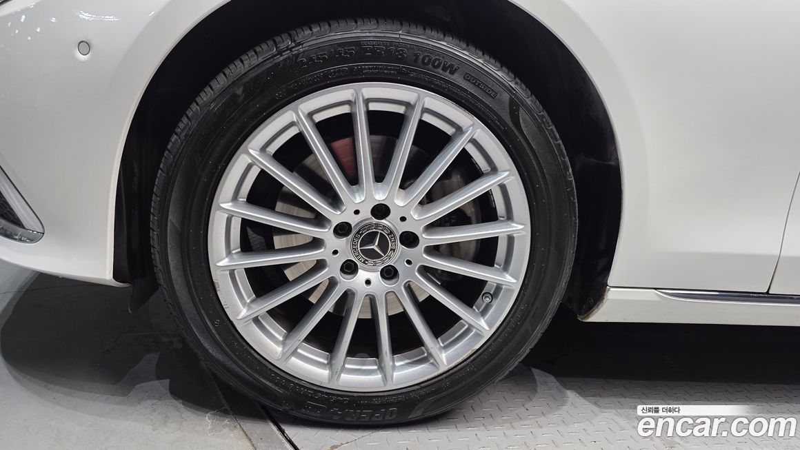 Mercedes-Benz E-Class 2023