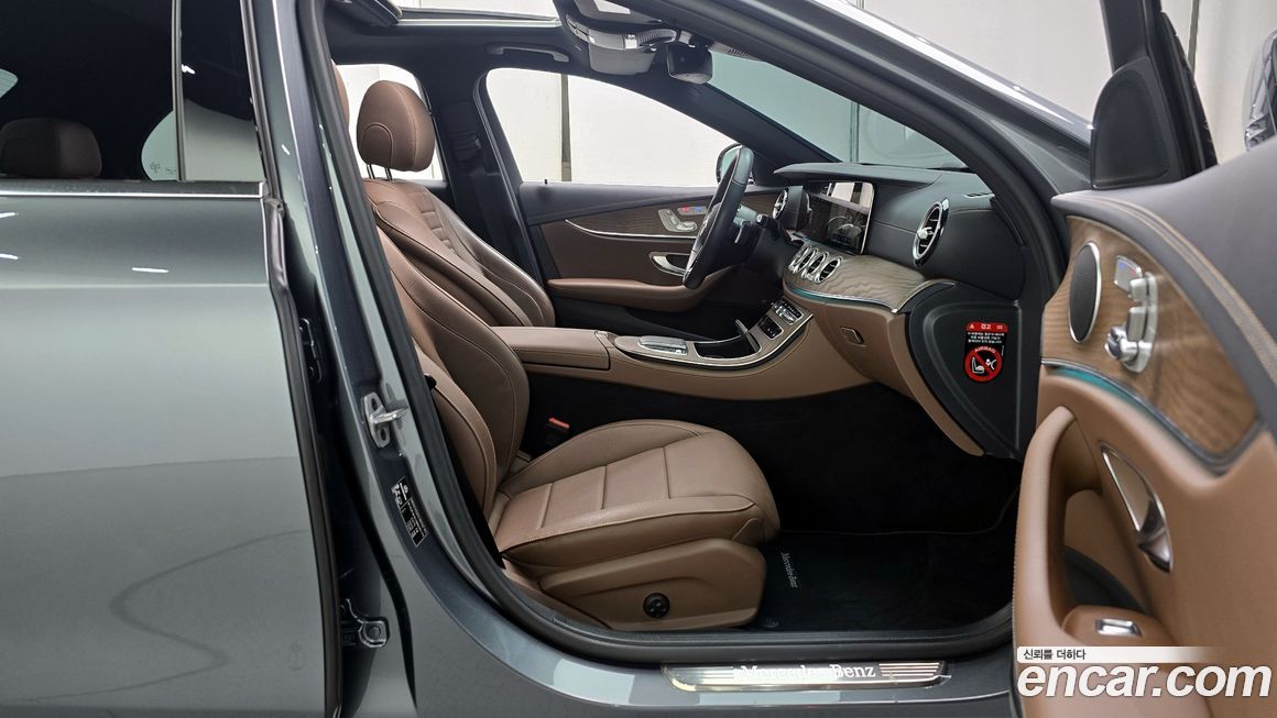 Mercedes-Benz E-Class 2022