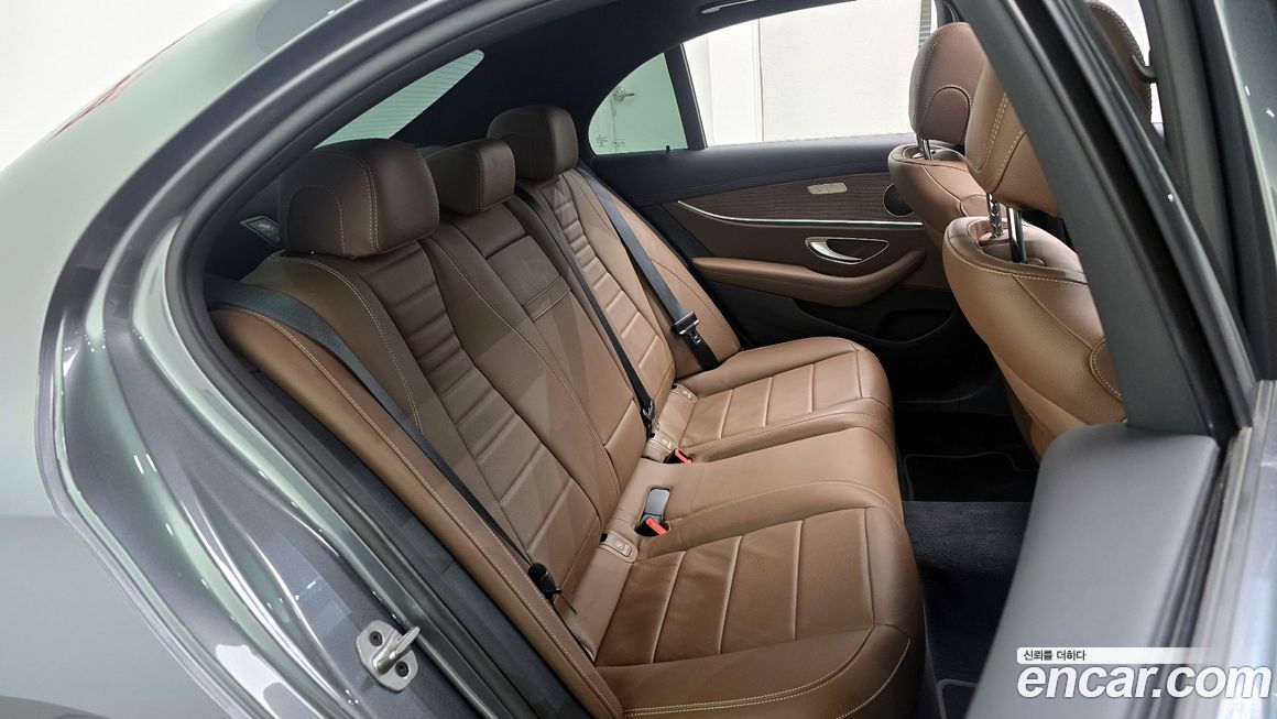 Mercedes-Benz E-Class 2022