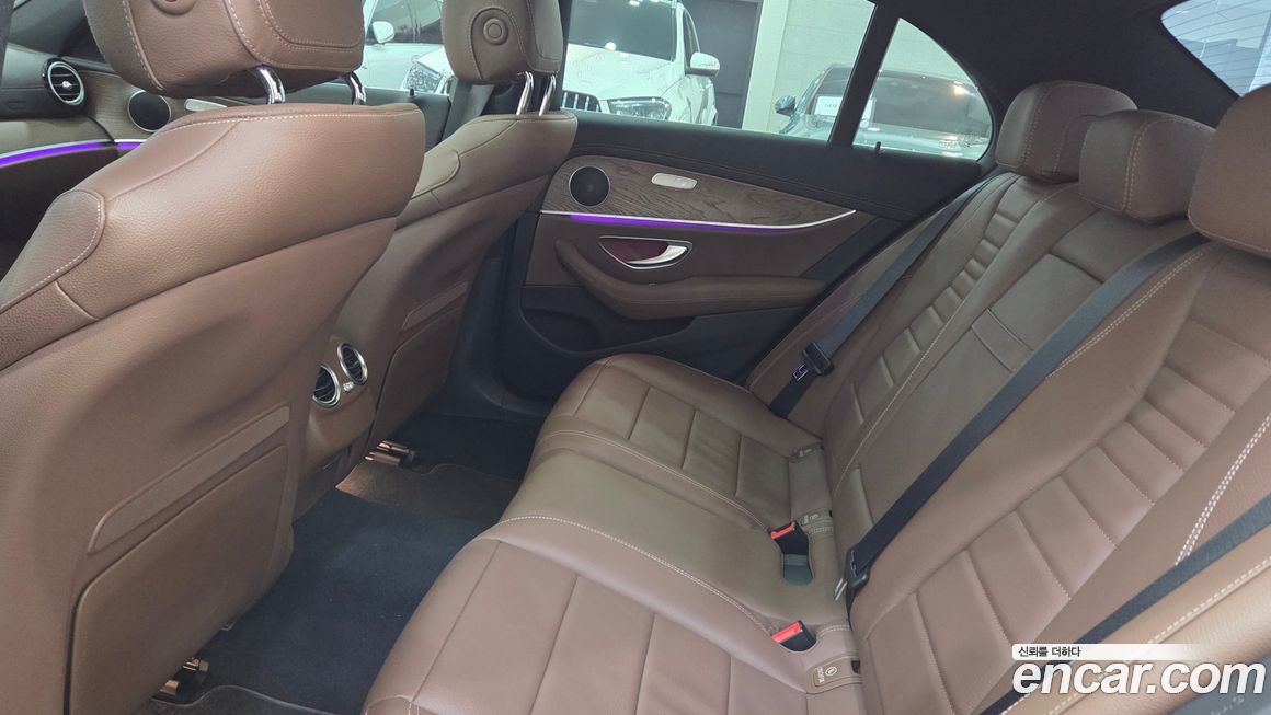 Mercedes-Benz E-Class 2022