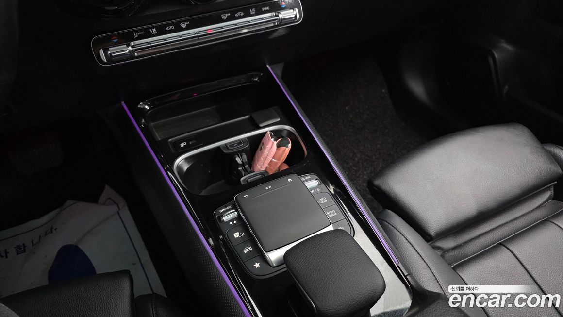 Mercedes-Benz GLB-Class 2021