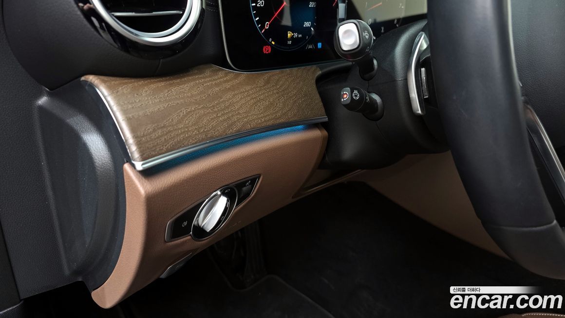 Mercedes-Benz E-Class 2022