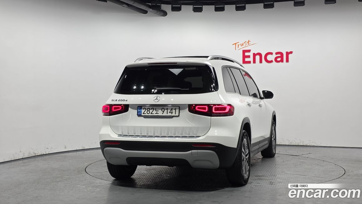 Mercedes-Benz GLB-Class 2021