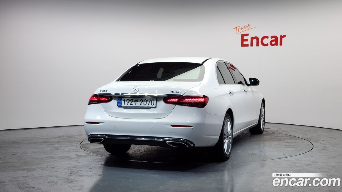 Mercedes-Benz E-Class 2022