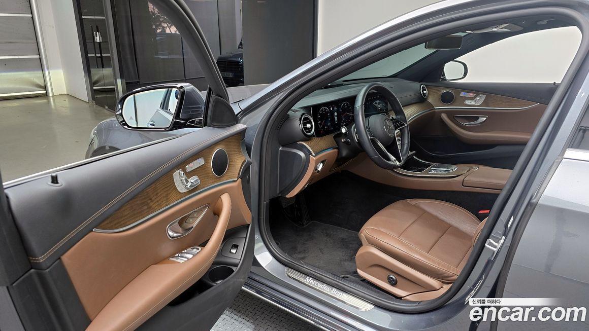 Mercedes-Benz E-Class 2022