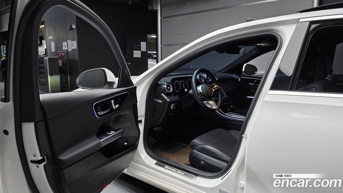 Mercedes-Benz C-Class 2023