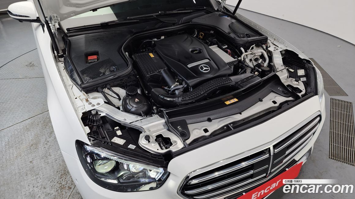 Mercedes-Benz E-Class 2022