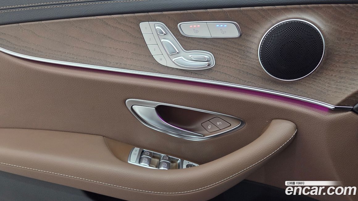 Mercedes-Benz E-Class 2022