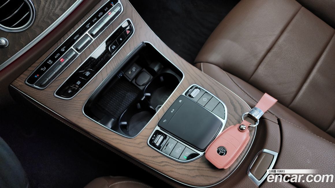 Mercedes-Benz E-Class 2022