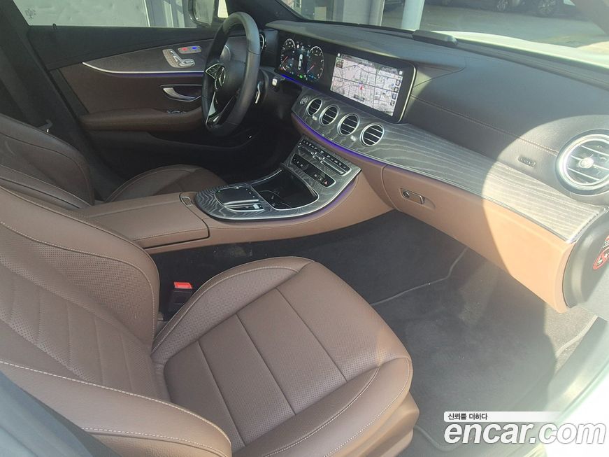 Mercedes-Benz E-Class 2022