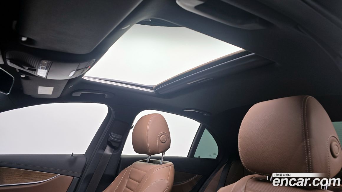 Mercedes-Benz E-Class 2022