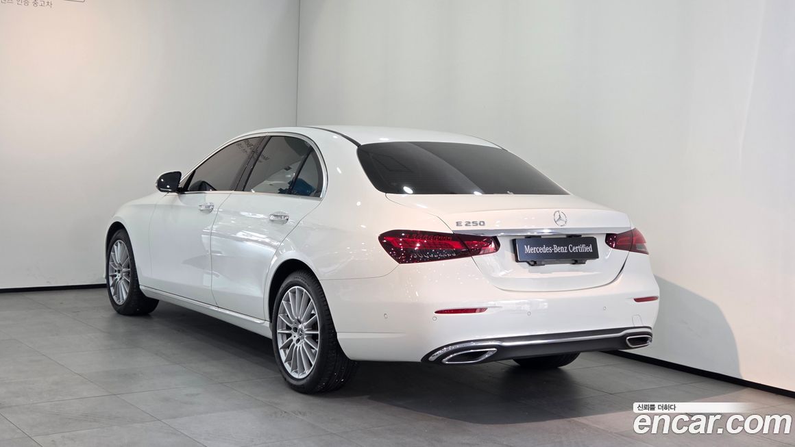 Mercedes-Benz E-Class 2022