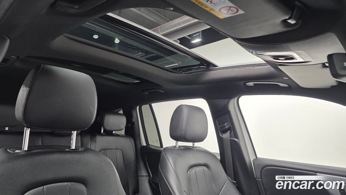 Mercedes-Benz GLB-Class 2021