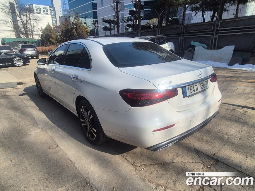 Mercedes-Benz E-Class 2022