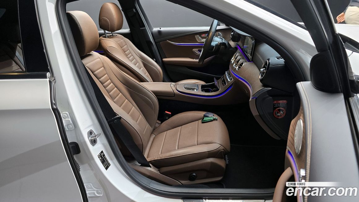 Mercedes-Benz E-Class 2023