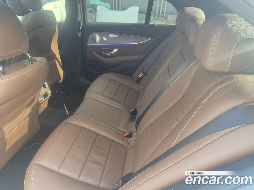 Mercedes-Benz E-Class 2022