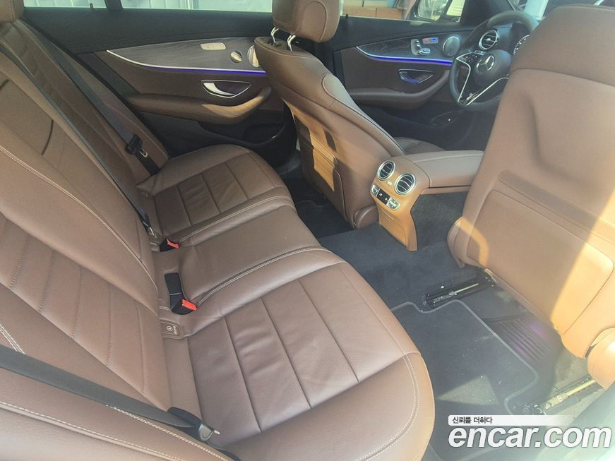 Mercedes-Benz E-Class 2022