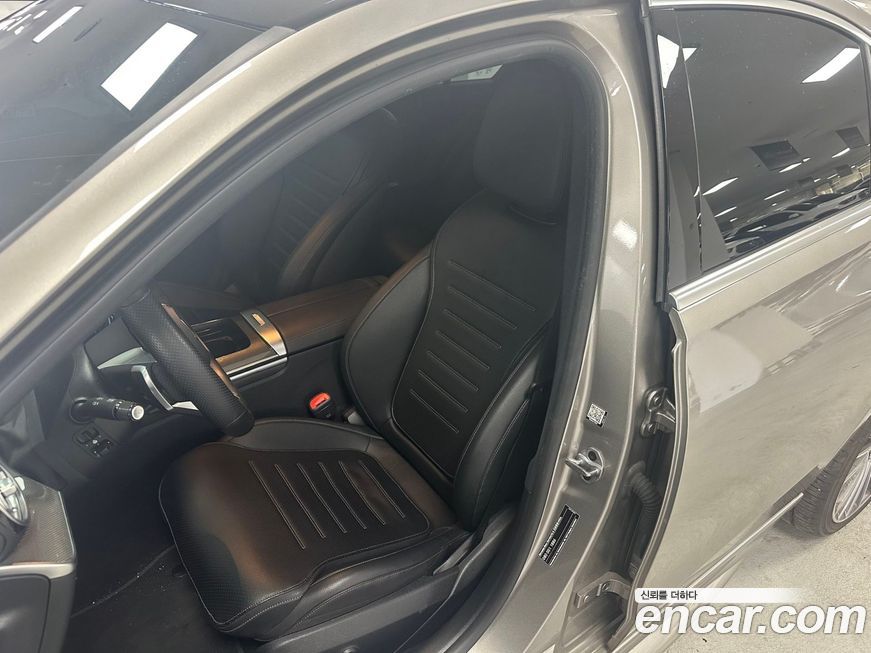 Mercedes-Benz C-Class 2022