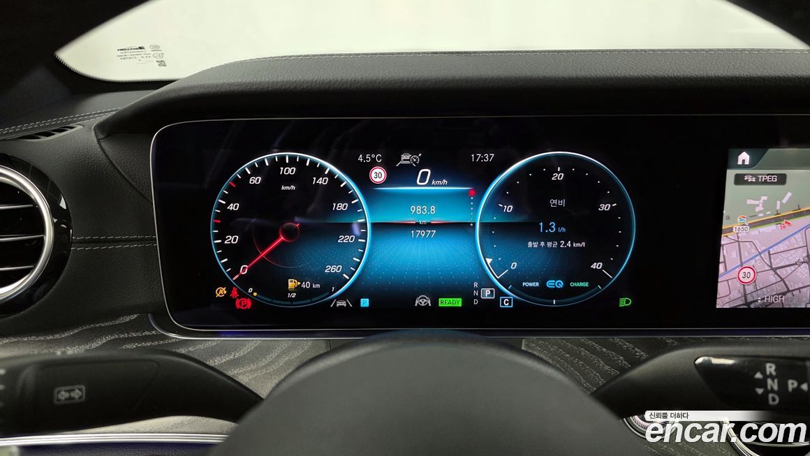 Mercedes-Benz E-Class 2021