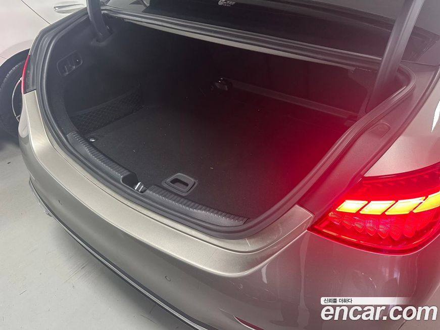 Mercedes-Benz C-Class 2022