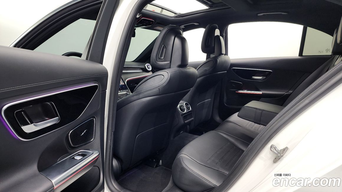 Mercedes-Benz C-Class 2022