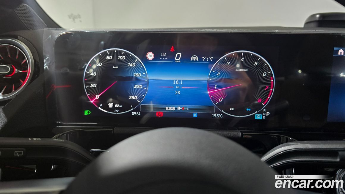 Mercedes-Benz GLA-Class 2025