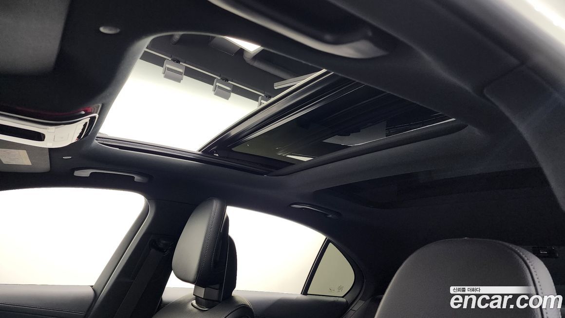 Mercedes-Benz C-Class 2022