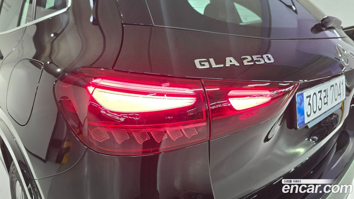 Mercedes-Benz GLA-Class 2025