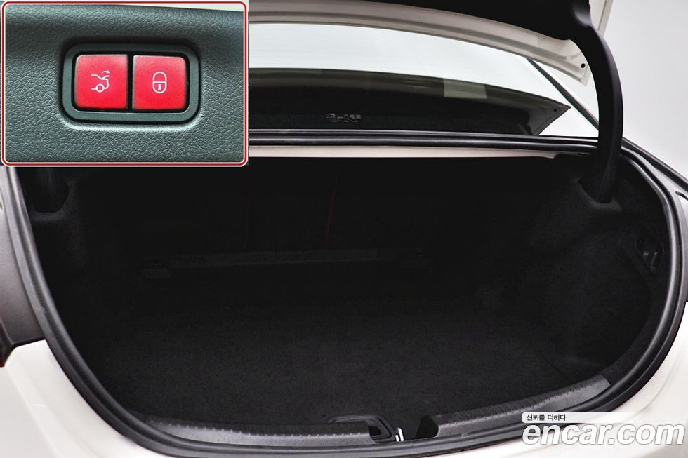 Mercedes-Benz C-Class 2023