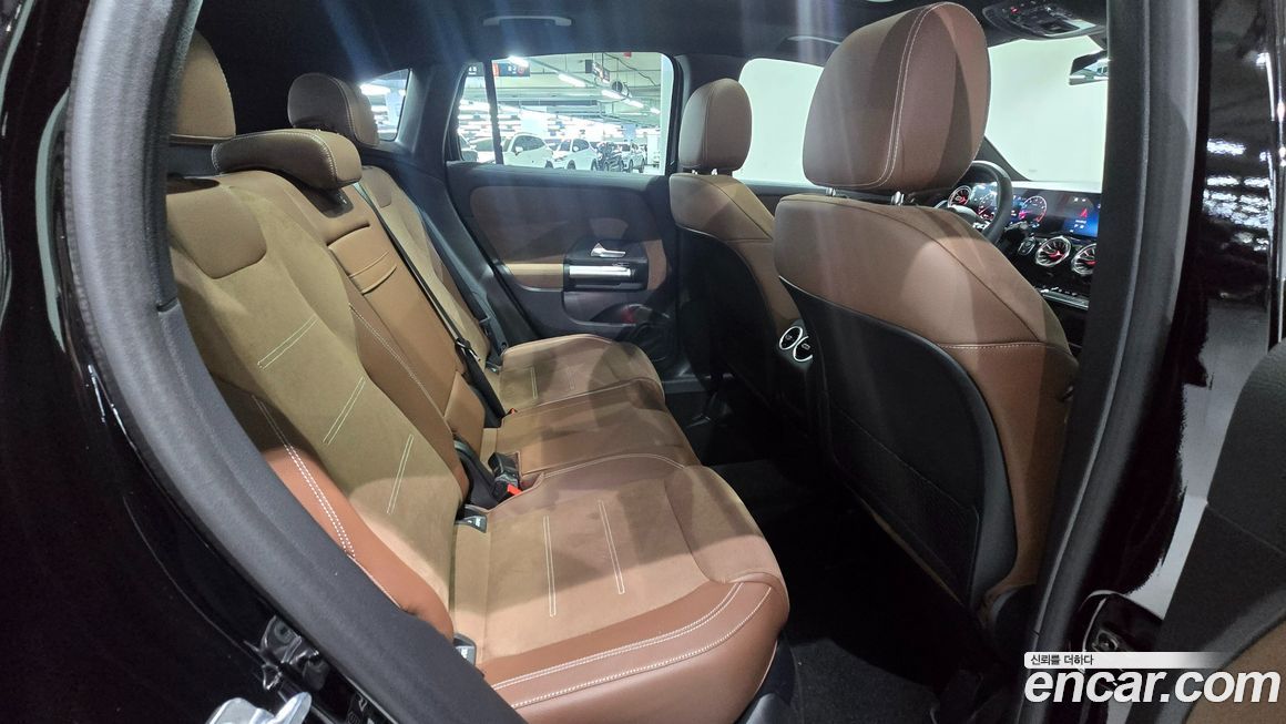 Mercedes-Benz GLA-Class 2025