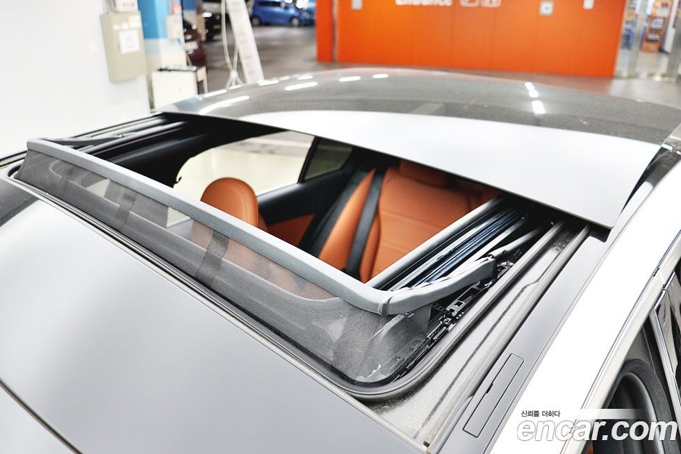 Mercedes-Benz C-Class 2023