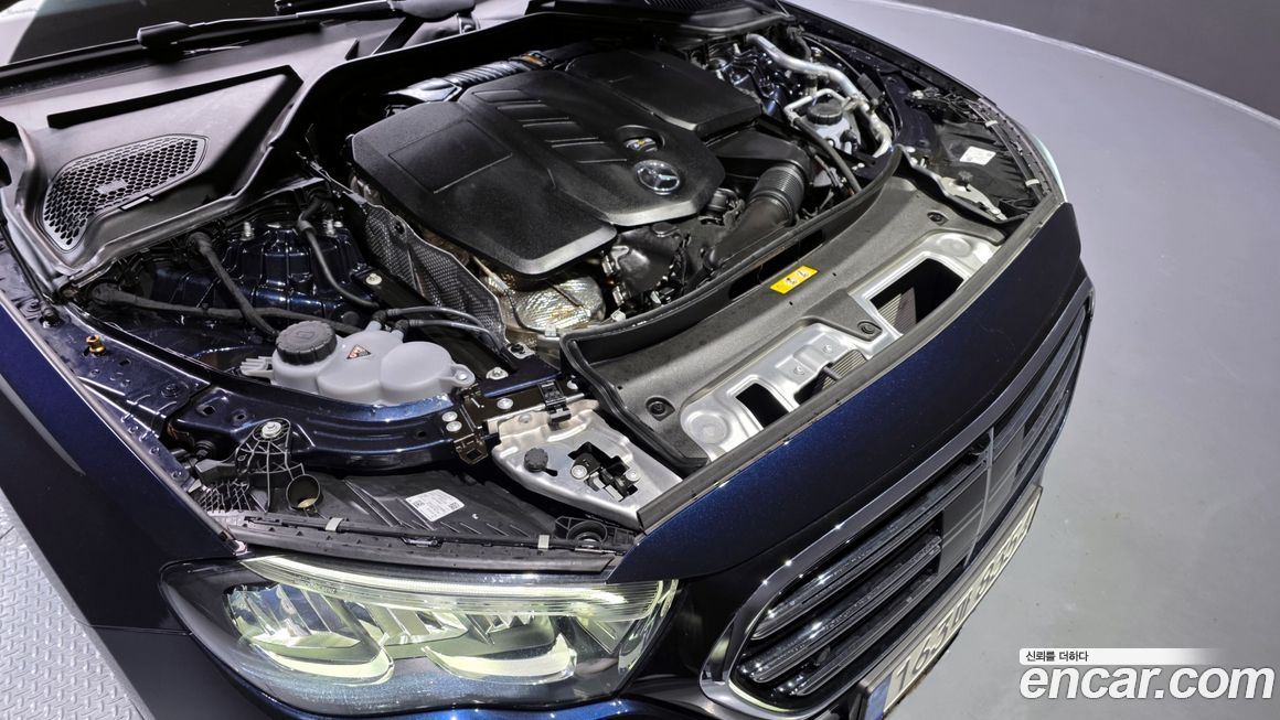 Mercedes-Benz E-Class 2024